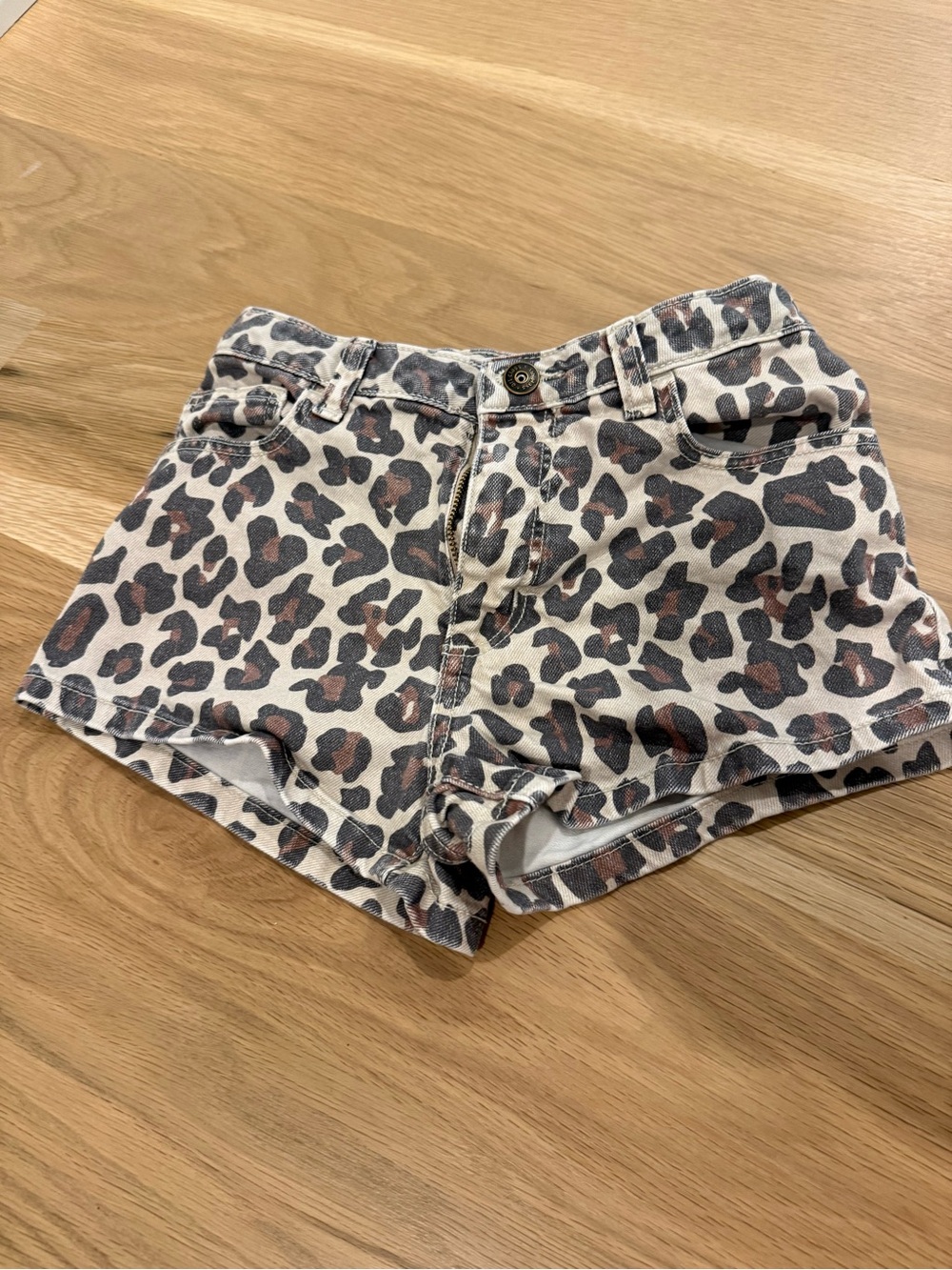 art class Leopard-Print Denim Shorts
